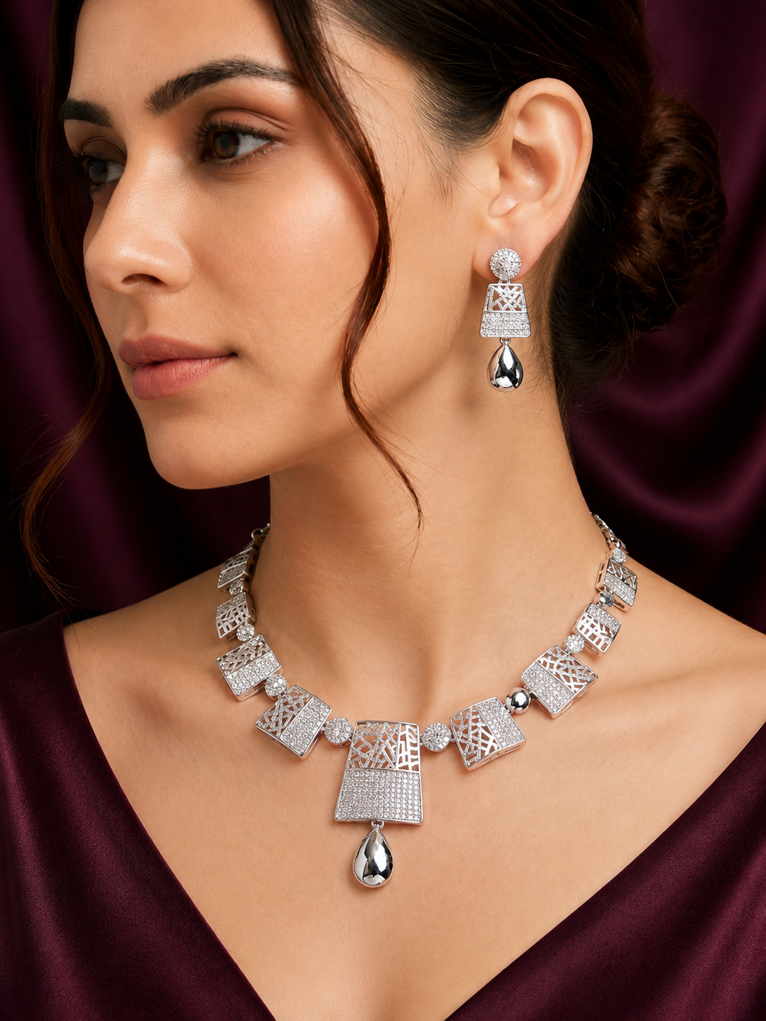 Fashion Diamond Look Necklace Set
