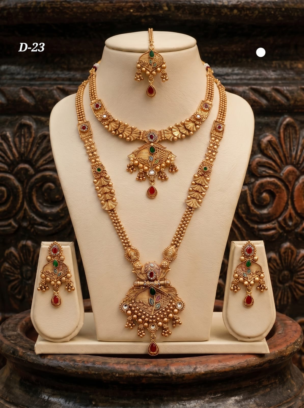 Ayudhara Antique Leaf Motif Dual Layer Necklace Set